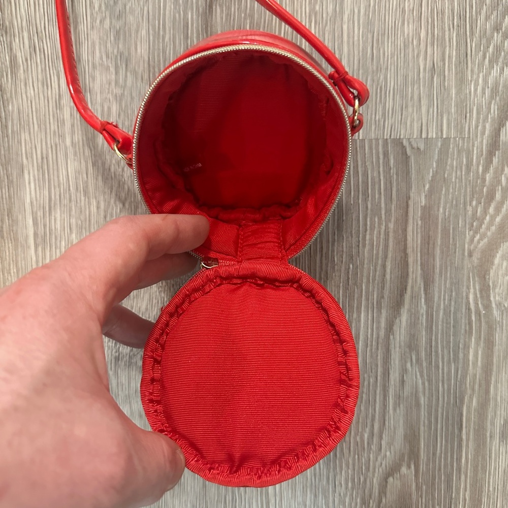 Marc Jacob’s Mini Red Canteen Purse Pre-owned Great Condition - Picture 4 of 6